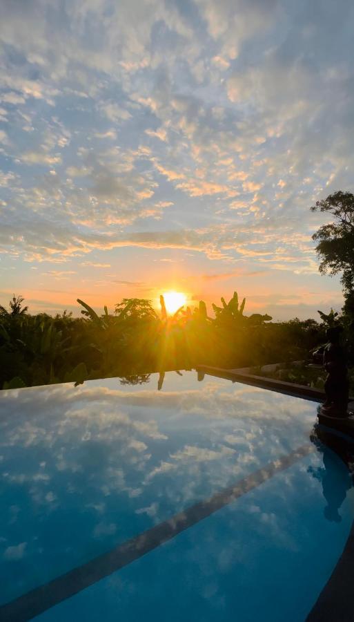 Sunset Hill Lembongan Hotel Exterior foto