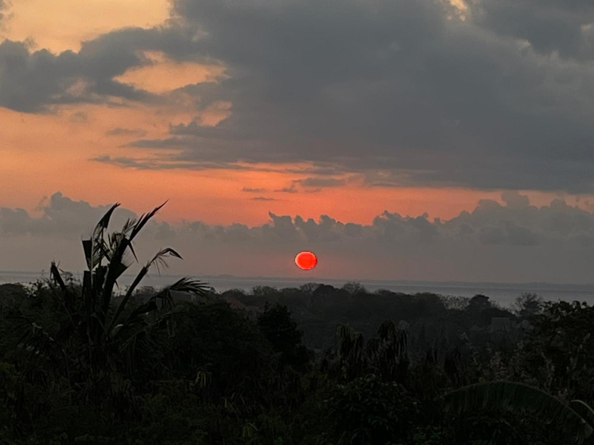Sunset Hill Lembongan Hotel Exterior foto