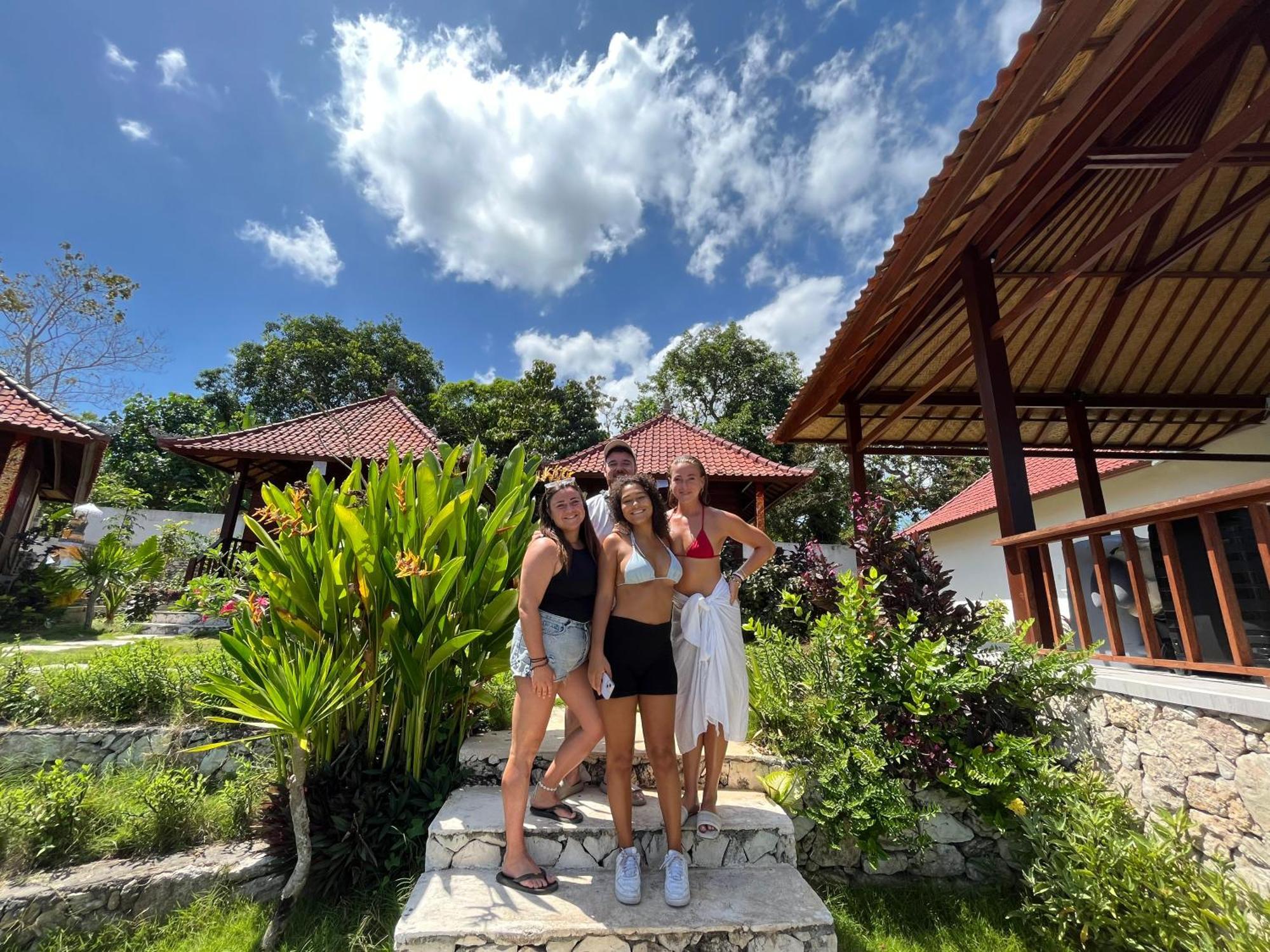 Sunset Hill Lembongan Hotel Exterior foto